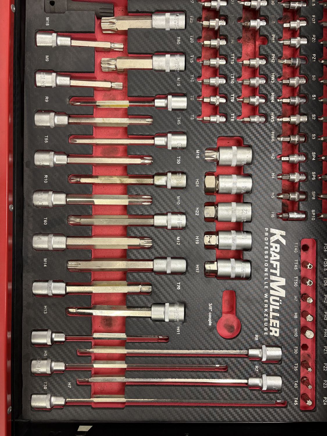Werkzeugschublade mit Bit-Nüssen für Torx, Vielzahn und Innensechskant